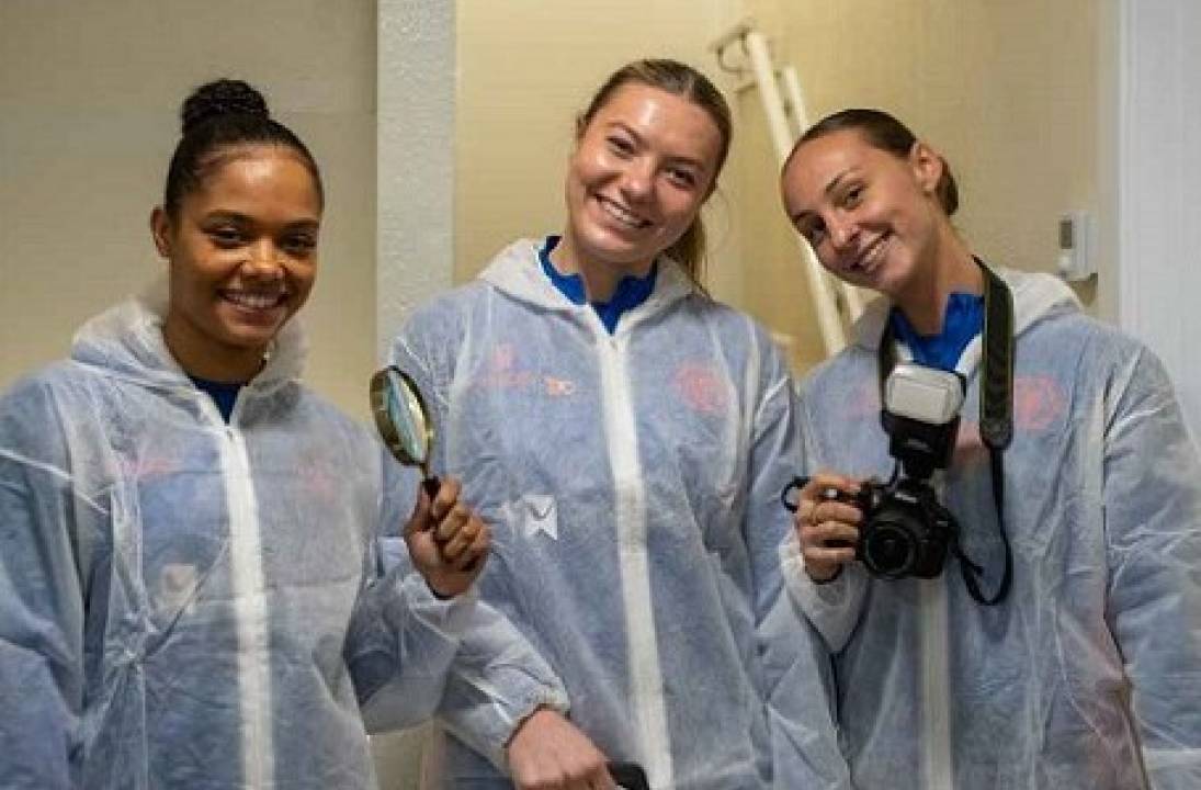 Who stole the Golden Boot? Wolves Women go CSI at Locard House